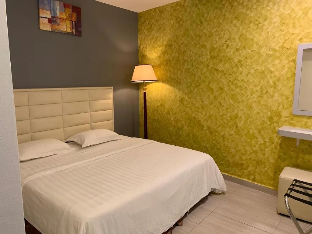 Fortune Hotel جوهر بهرو